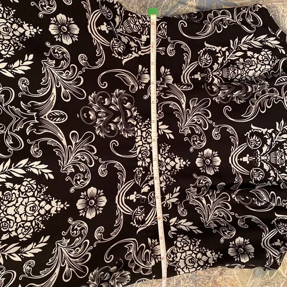 Dress - Picture 4 of 6